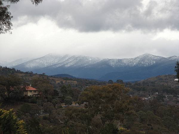 hills-behind-south-canberra